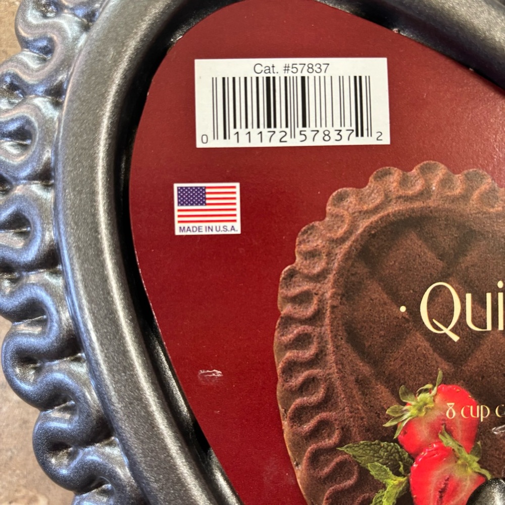 Nordic Ware Quilted Heart Baking Pan - Silver 8 Cup 1.9 Liters - Picture 4 of 4